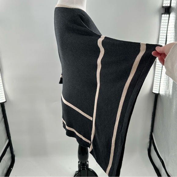 August silk petite womens sweater size PM charcoal gray striped old money poncho - Picture 5 of 10